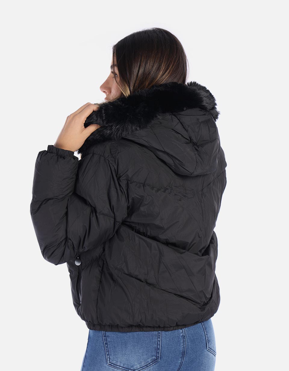 Chaqueta abullonada con capucha para mujer